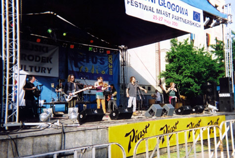 wide view of LSO on stage in the sun in Poland